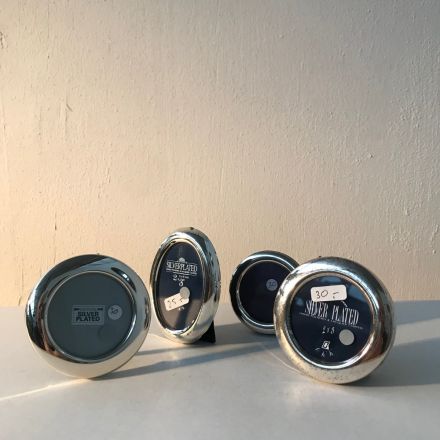 Set fotolijstjes 3x rond en 1x ovaal