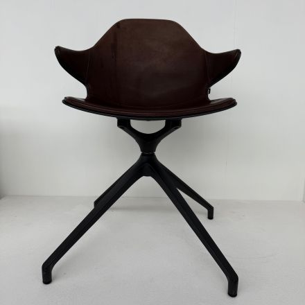 KFF draaistoel bruin leder, met vlek