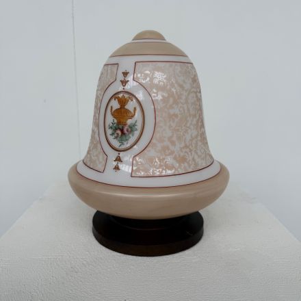 Plafondlamp met floriale decoratie