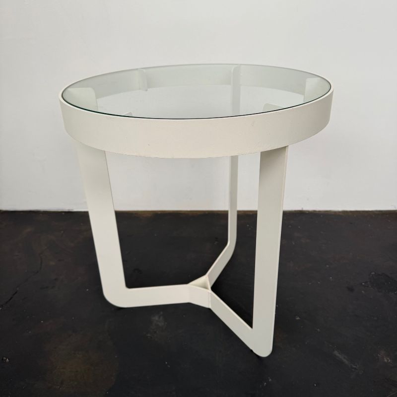 Bijzettafel of salontafel wit met glas