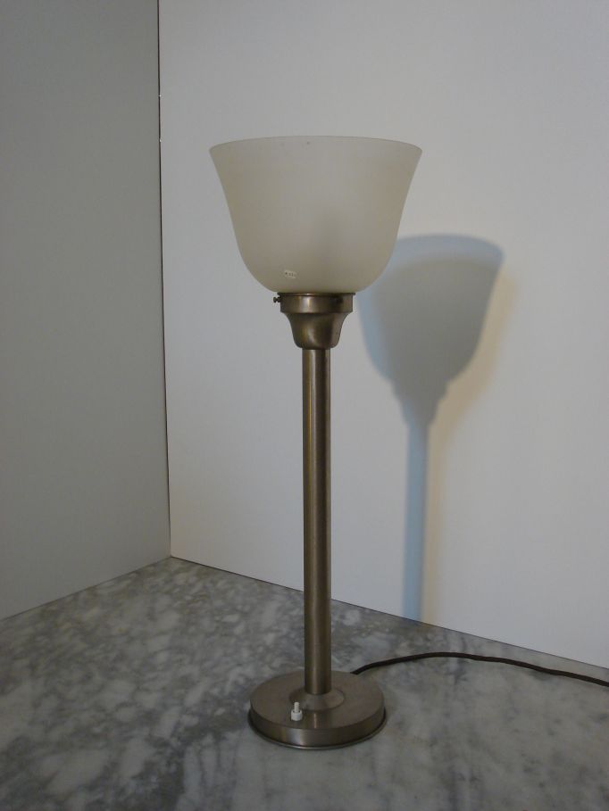 Tafellamp in Bauhaus /Gispen stijl
