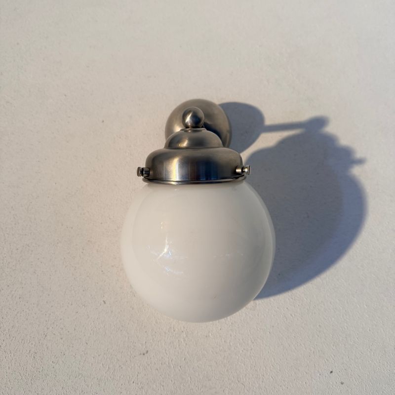 Giso wandlamp bolvormig wit glas